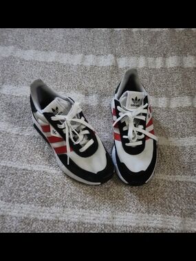 Adidas Retro Runner Sneakers in White, Black & Red